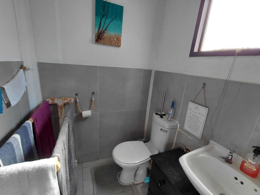 5 Bedroom Property for Sale in C Place Eastern Cape